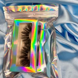 I have these 18-25mm lashes for sale !!💙